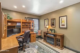 2624 Sasha Ct, Simi Valley, CA 93063 - Photo 17