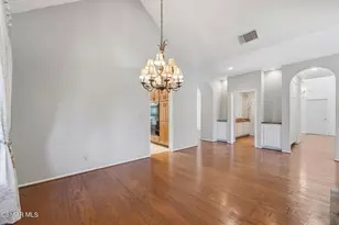 2085 Brookfield Dr, Thousand Oaks, CA 91362 - Photo 19