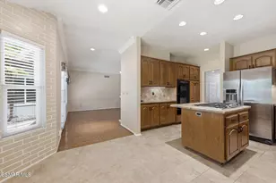 2085 Brookfield Dr, Thousand Oaks, CA 91362 - Photo 7