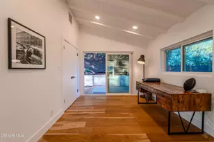 5101 Calatrana Dr, Woodland Hills, CA 91364 - Photo 15