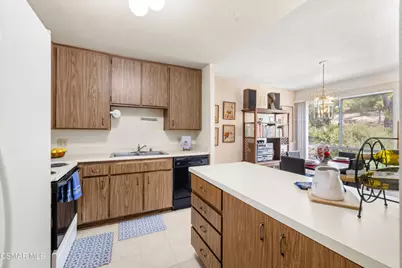 286 Oakleaf Drive #32, Thousand Oaks, CA 91360 - Photo 11