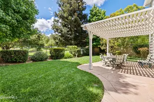290 Chantilly Cir, Simi Valley, CA 93065 - Photo 27