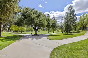 290 Chantilly Cir, Simi Valley, CA 93065 - Photo 31
