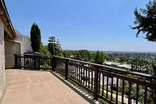15652 Hillview Ln, Granada Hills, CA 91344 - Photo 5