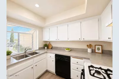 2762 Erringer Road #15, Simi Valley, CA 93065 - Photo 5