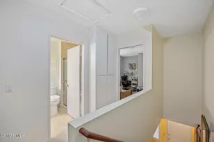 77 Via Colinas, Thousand Oaks, CA 91362 - Photo 19
