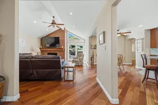 554 Lone Oak Dr, Thousand Oaks, CA 91362 - Photo 19