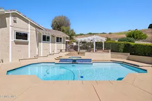 554 Lone Oak Dr, Thousand Oaks, CA 91362 - Photo 47
