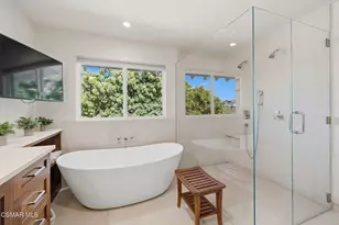 554 Lone Oak Dr, Thousand Oaks, CA 91362 - Photo 33