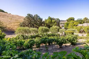 554 Lone Oak Dr, Thousand Oaks, CA 91362 - Photo 73