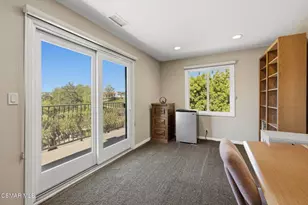 554 Lone Oak Dr, Thousand Oaks, CA 91362 - Photo 37