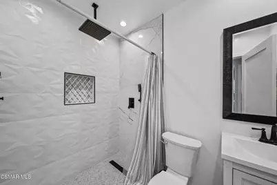 8787 Colbath Avenue, Panorama City, CA 91402 - Photo 19