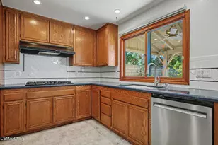 12670 Country Meadow St, Moorpark, CA 93021 - Photo 15