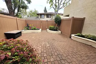 624 Thoreau Ln, Ventura, CA 93003 - Photo 9