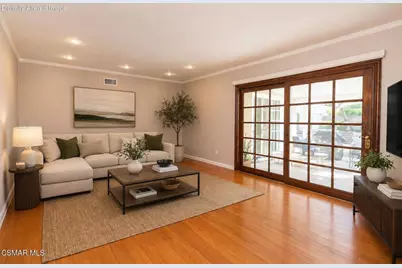 22312 Mobile Street, Woodland Hills, CA 91303 - Photo 9