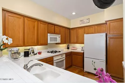 854 Calle Los Gatos, Camarillo, CA 93010 - Photo 13