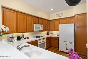 854 Calle Los Gatos, Camarillo, CA 93010 - Photo 13
