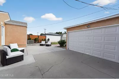 3722 Degnan Boulevard, Los Angeles, CA 90018 - Photo 23