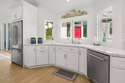 2181 Brookfield Drive, Thousand Oaks, CA 91362 - Photo 15