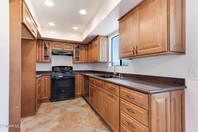 8710 Independence Avenue #307, Canoga Park, CA 91304 - Photo 13