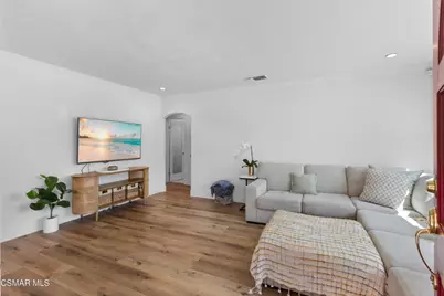 7039 Sylvia Avenue, Reseda, CA 91335 - Photo 11
