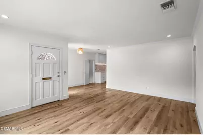 7039 Sylvia Avenue, Reseda, CA 91335 - Photo 13