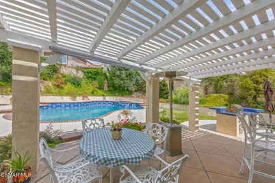 239 Chantilly Circle, Simi Valley, CA 93065 - Photo 27