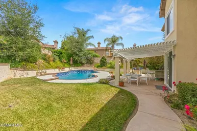 239 Chantilly Circle, Simi Valley, CA 93065 - Photo 25