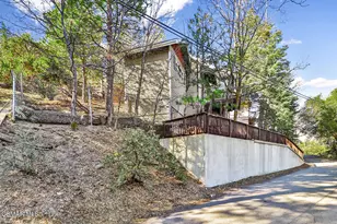 1359 Evergreen Ln, Lake Arrowhead, CA 92352 - Photo 3