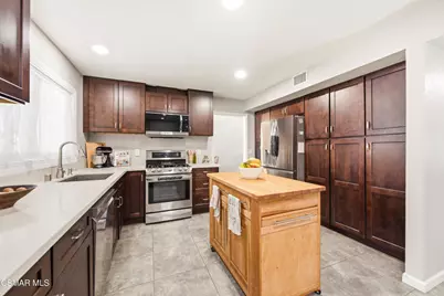 6524 Menlo Street, Simi Valley, CA 93063 - Photo 11