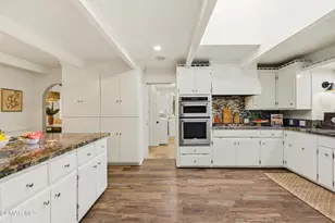 6145 Fairview Pl, Agoura Hills, CA 91301 - Photo 39