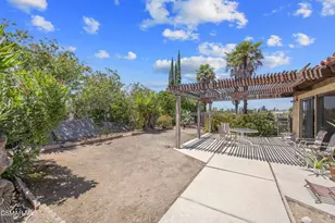 11 N Madrid Ave, Thousand Oaks, CA 91320 - Photo 9