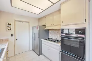 11 N Madrid Ave, Thousand Oaks, CA 91320 - Photo 27