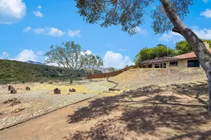 1810 Calle Salto, Thousand Oaks, CA 91360 - Photo 57