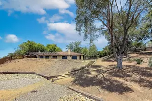 1810 Calle Salto, Thousand Oaks, CA 91360 - Photo 63