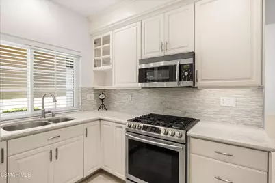 4839 La Vella Drive, Oak Park, CA 91377 - Photo 9