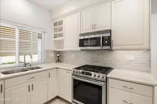 4839 La Vella Dr, Oak Park, CA 91377 - Photo 9