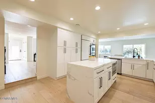 1725 Royal St George Dr, Westlake Village, CA 91362 - Photo 9