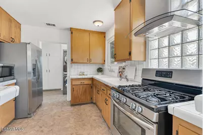 19910 Enadia Way, Winnetka, CA 91306 - Photo 11
