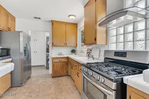 19910 Enadia Way, Winnetka, CA 91306 - Photo 11