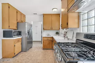 19910 Enadia Way, Winnetka, CA 91306 - Photo 19