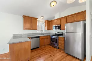 246 Dinsmore Dr, Thousand Oaks, CA 91362 - Photo 9