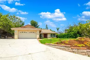 27555 Freetown Ln, Agoura Hills, CA 91301 - Photo 3