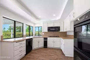27555 Freetown Ln, Agoura Hills, CA 91301 - Photo 15