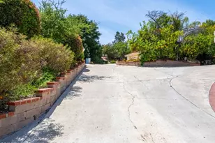 27555 Freetown Ln, Agoura Hills, CA 91301 - Photo 39