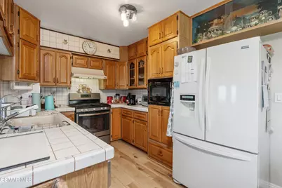 22109 Gresham Street, Canoga Park, CA 91304 - Photo 19