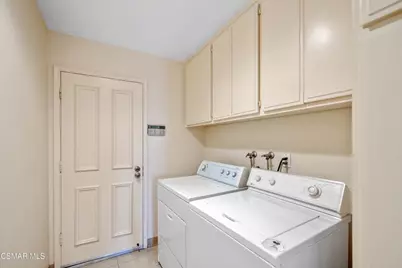 5490 Wembly Avenue, Oak Park, CA 91377 - Photo 29