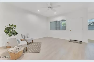 152 Maegan Place #2, Thousand Oaks, CA 91362 - Photo 5