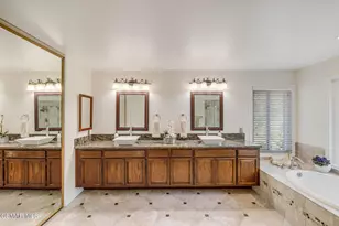 11642 Blossomwood Ct, Moorpark, CA 93021 - Photo 27