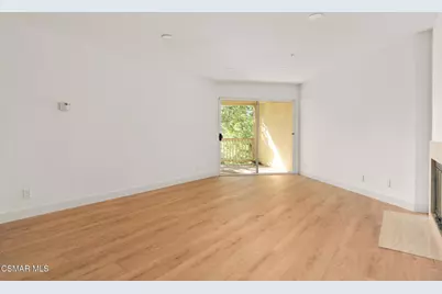 697 Sutton Crest Trail #Tl210, Oak Park, CA 91377 - Photo 5
